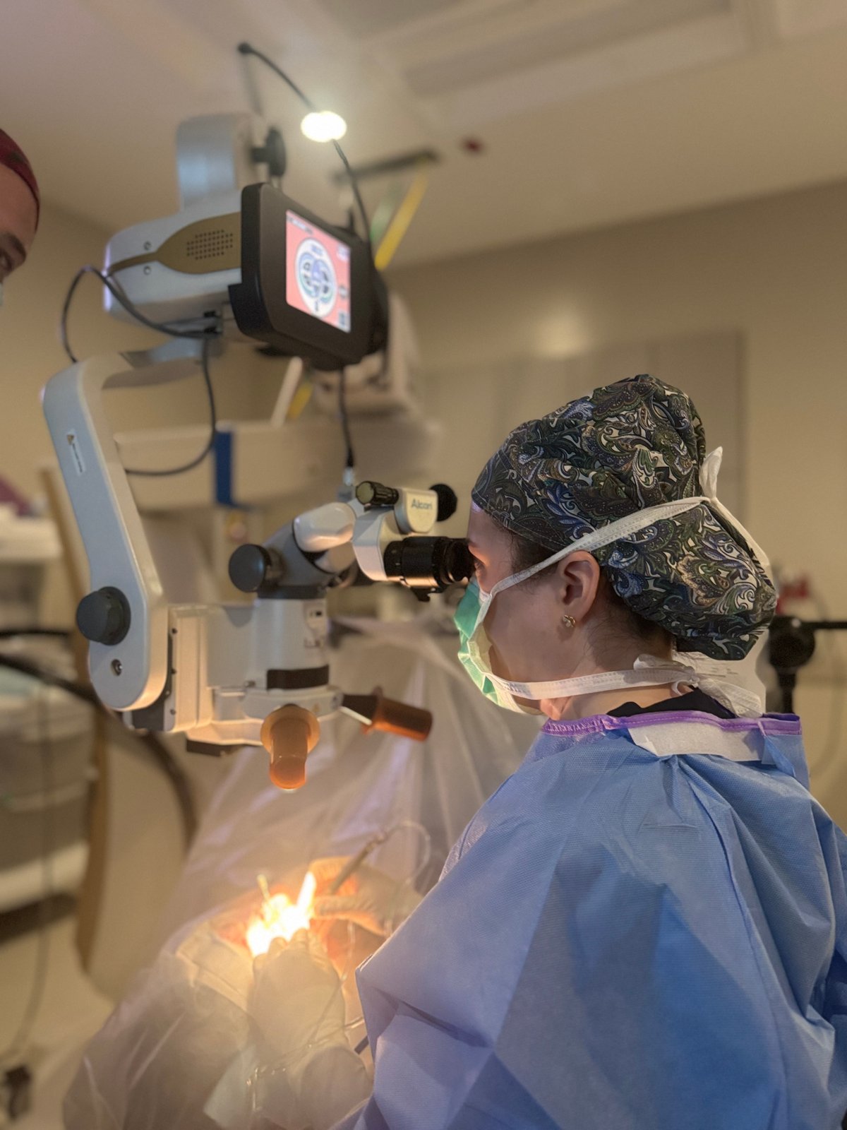Dr. Covey performing cataract surgery
